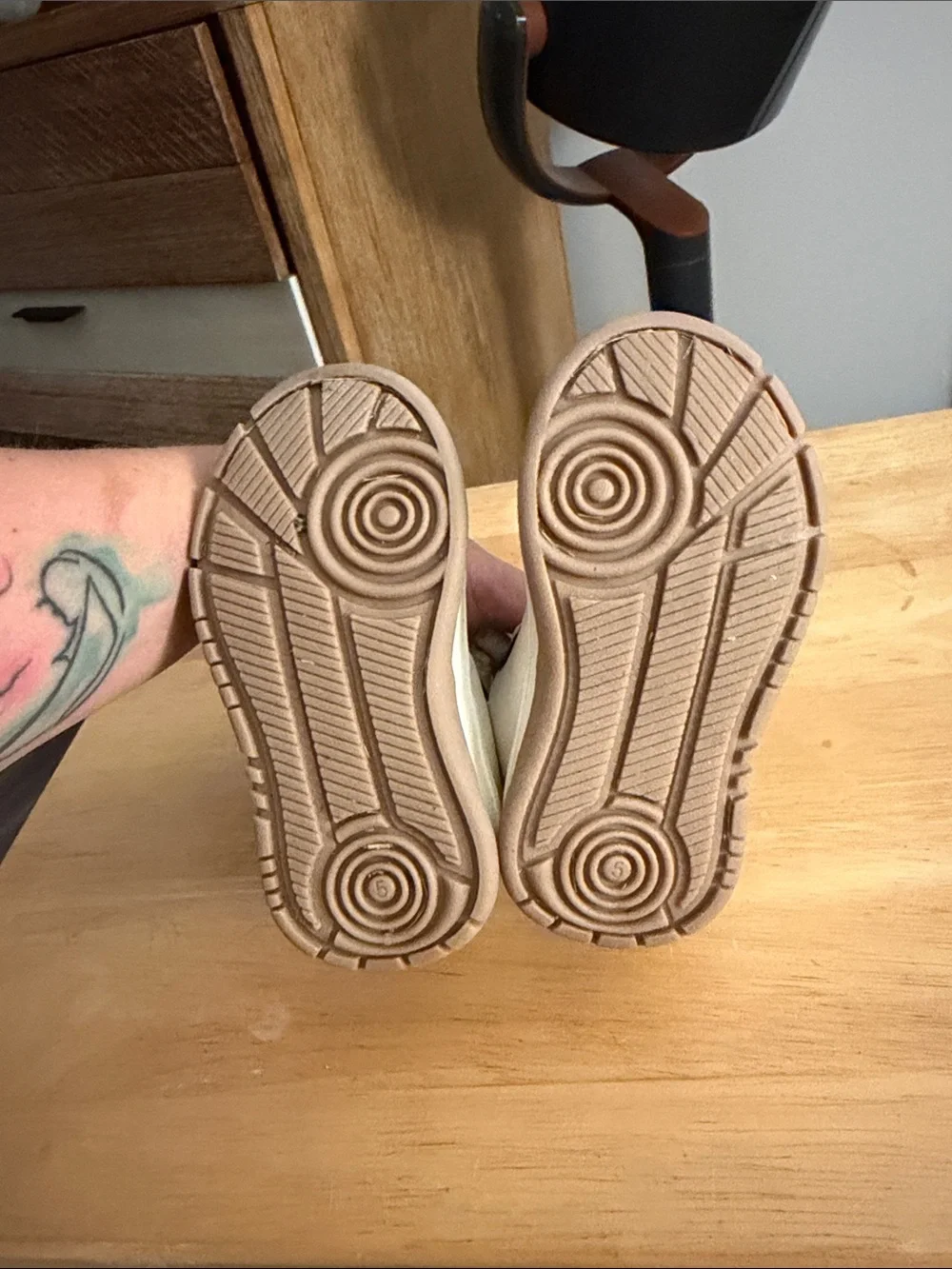 OshKosh B'gosh Cream and Brown Accent Toddler Sneakers
